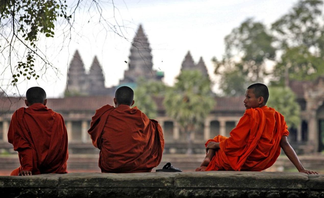 Какой монах. Буддисты Камбоджа. Камбоджа буддизм исповедуют ?. Камбоджа монахи. Камбоджийские буддийские монахи.